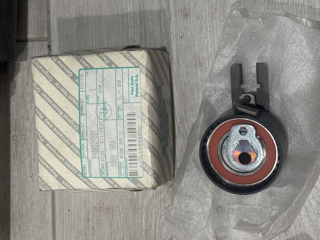 bontott FIAT SCUDO Vezérlés Lánc / Szíj Feszítő Görgő