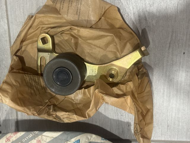 bontott FIAT SCUDO Szíjfeszítő Görgő