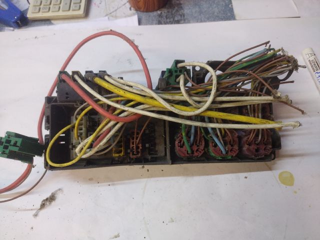 bontott FIAT SCUDO Biztosítéktábla Motortér