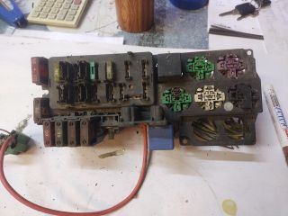 bontott FIAT SCUDO Biztosítéktábla Motortér