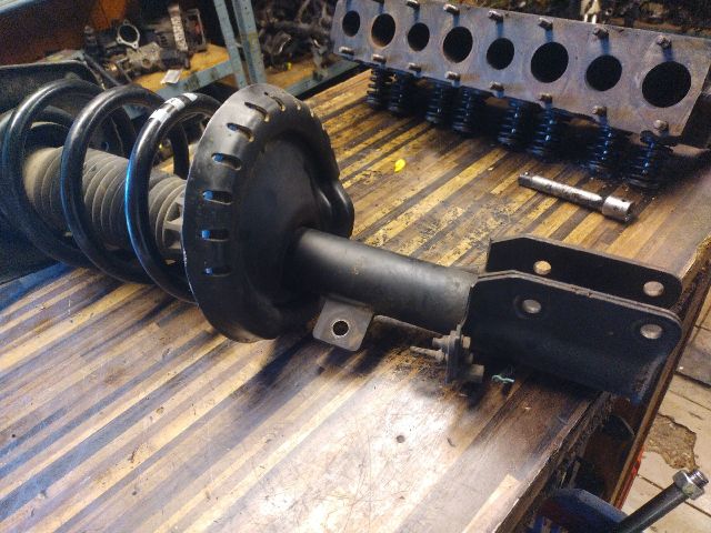 bontott FIAT SCUDO Bal első Gólyaláb (Lengécsillapító, Rugó)