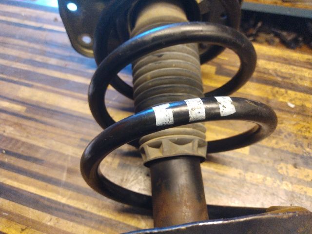 bontott FIAT SCUDO Bal első Gólyaláb (Lengécsillapító, Rugó)