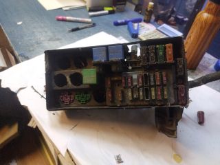 bontott FIAT SCUDO Biztosítéktábla Motortér