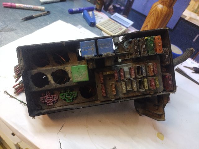 bontott FIAT SCUDO Biztosítéktábla Motortér