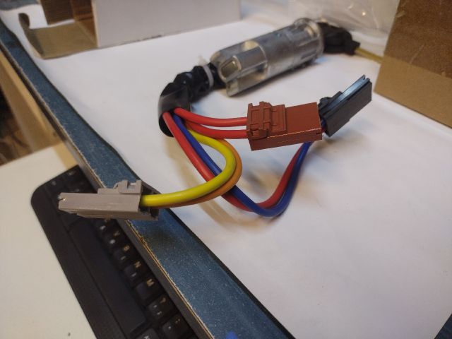 bontott FIAT SCUDO Gyújtáskapcsoló Házzal