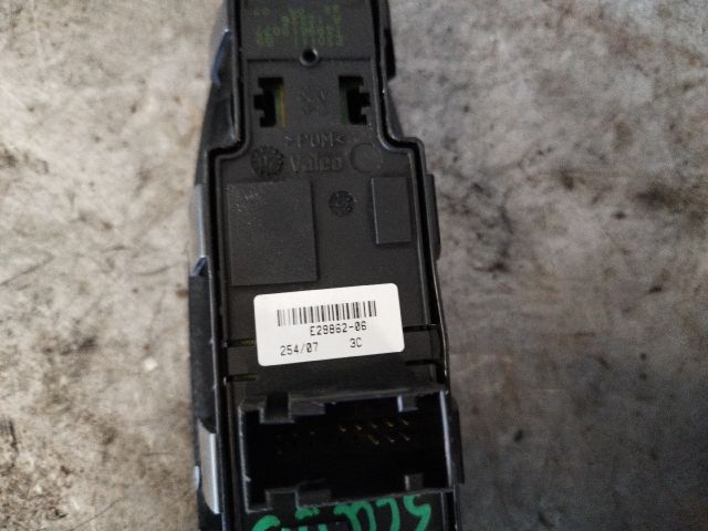 bontott FIAT SCUDO Ablakemelő és Tükör Kapcsoló