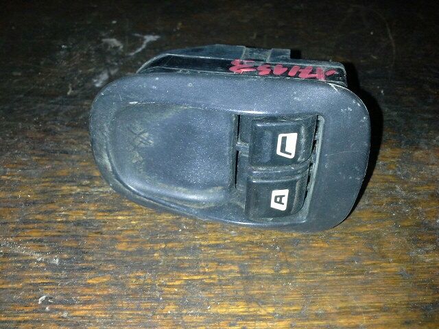 bontott FIAT SCUDO Ablakemelő Kapcsoló Négyes / Kettes