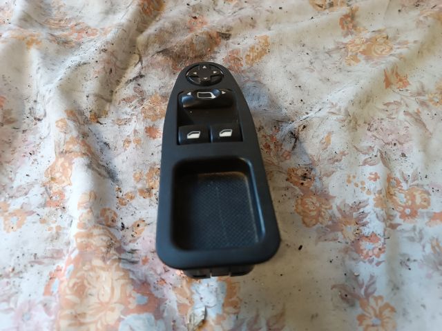 bontott FIAT SCUDO Bal első Ablakemelő Kapcsoló