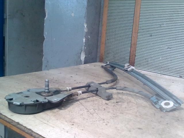 bontott FIAT SCUDO Bal első Ablakemelő Szerkezet (Mechanikus)