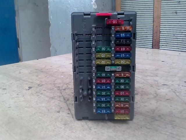 bontott FIAT SCUDO Biztosítéktábla Utastér