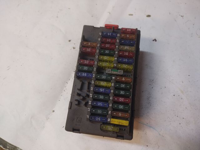 bontott FIAT SCUDO Biztosítéktábla Utastér