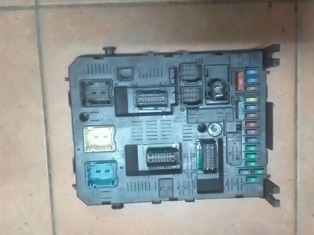 bontott FIAT SCUDO Biztosítéktábla Utastér