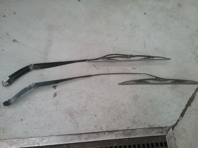 bontott FIAT SCUDO Első Ablaktörlő Kar