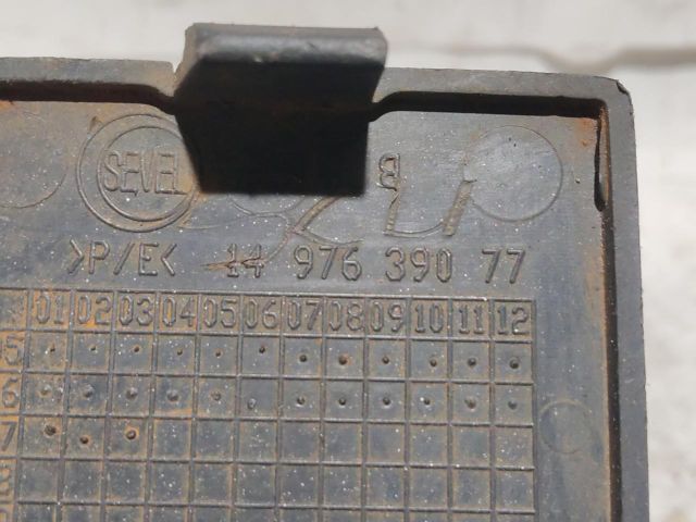 bontott FIAT SCUDO Hátsó Vonószem Burkolat