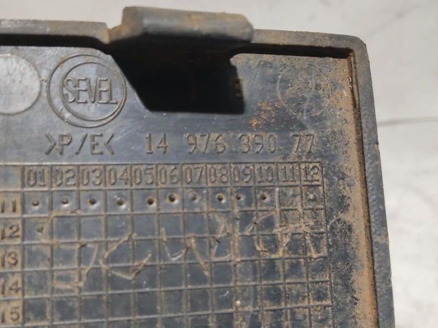 bontott FIAT SCUDO Hátsó Vonószem Burkolat