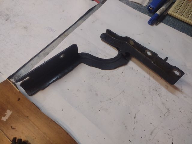 bontott FIAT SCUDO Motorháztető Jobb Zsanér