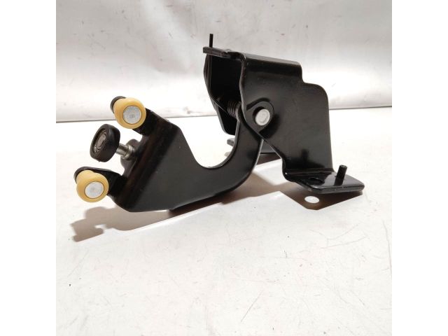 bontott FIAT SCUDO Tolóajtó Sín Görgő