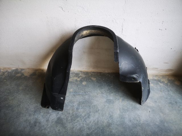 bontott FIAT SEICENTO Bal első Dobbetét (Kerékjárati, Műanyag)