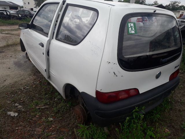 bontott FIAT SEICENTO Bal első Sárvédő