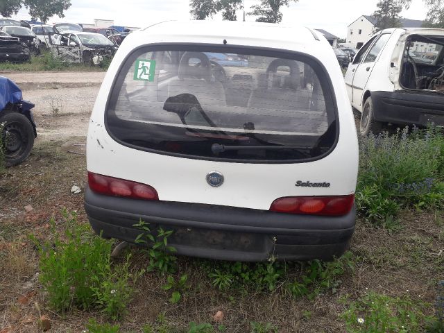 bontott FIAT SEICENTO Bal hátsó Dobbetét (Kerékjárati, Műanyag)