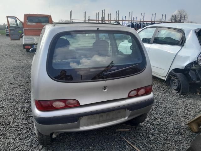 bontott FIAT SEICENTO Felső Hűtőburkolat