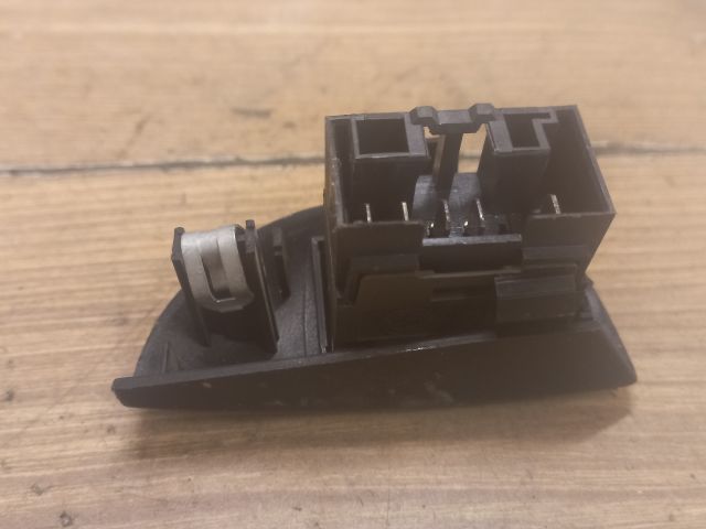 bontott FIAT SEICENTO Jobb első Ablakemelő Kapcsoló