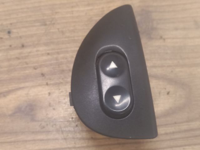 bontott FIAT SEICENTO Jobb első Ablakemelő Kapcsoló