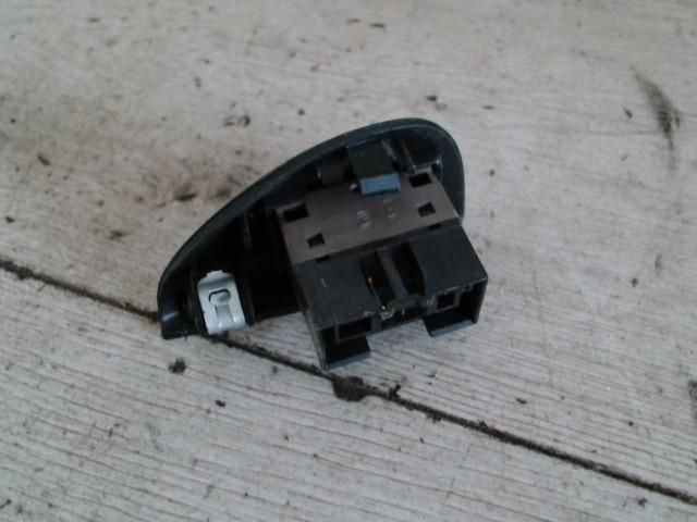 bontott FIAT SEICENTO Jobb első Ablakemelő Kapcsoló