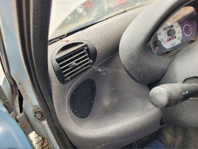 bontott FIAT SEICENTO Jobb első Gumikéder