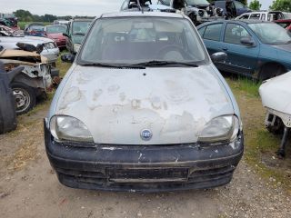 bontott FIAT SEICENTO Jobb első Gumikéder