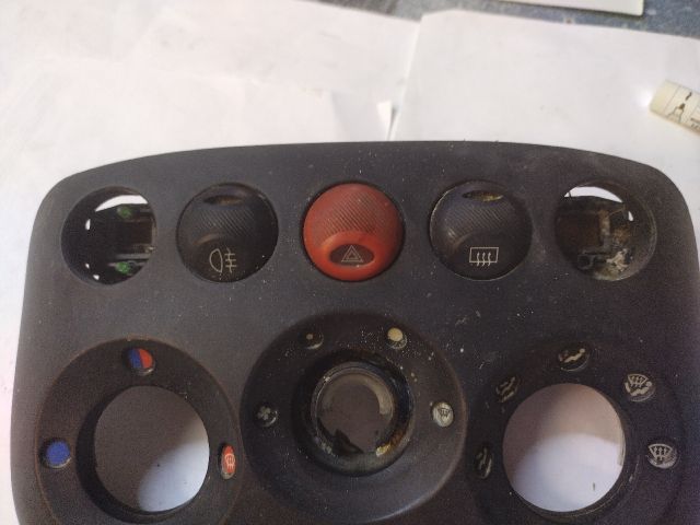 bontott FIAT SEICENTO Vészvillogó Kapcsoló