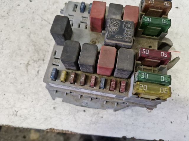 bontott FIAT STILO Biztosítéktábla Motortér