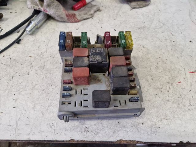 bontott FIAT STILO Biztosítéktábla Motortér