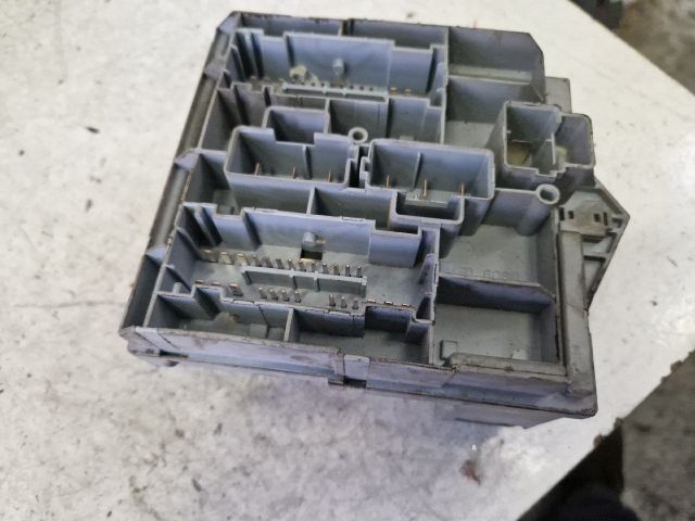 bontott FIAT STILO Biztosítéktábla Motortér