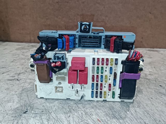 bontott FIAT STILO Biztosítéktábla Motortér