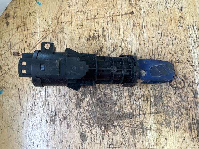 bontott FIAT STILO Gyújtáskapcsoló Házzal