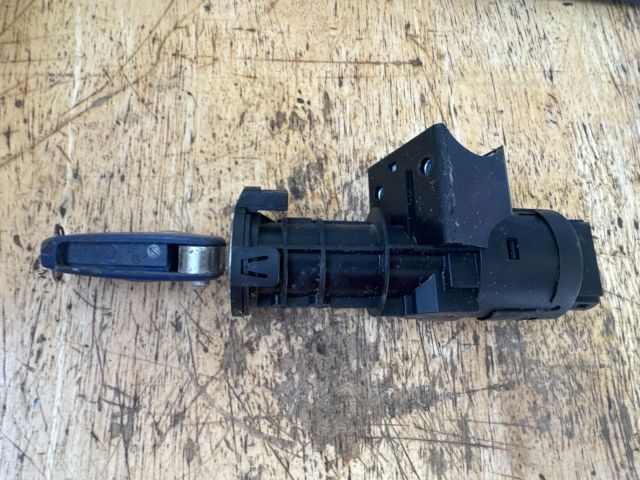 bontott FIAT STILO Gyújtáskapcsoló Házzal