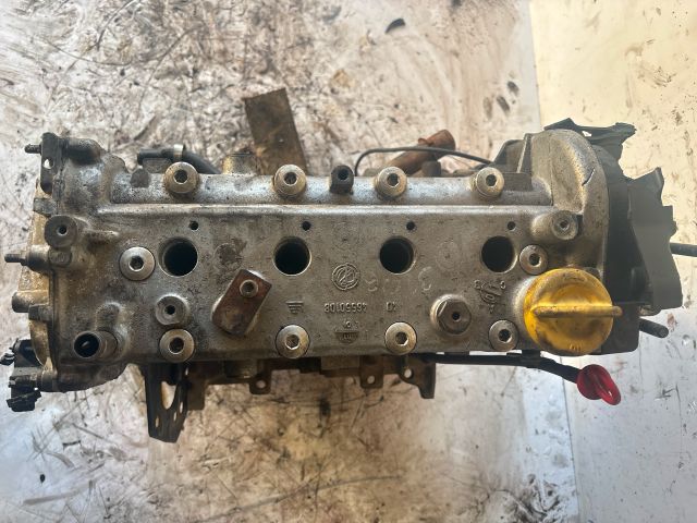 bontott FIAT STILO Motor (Fűzött blokk hengerfejjel)