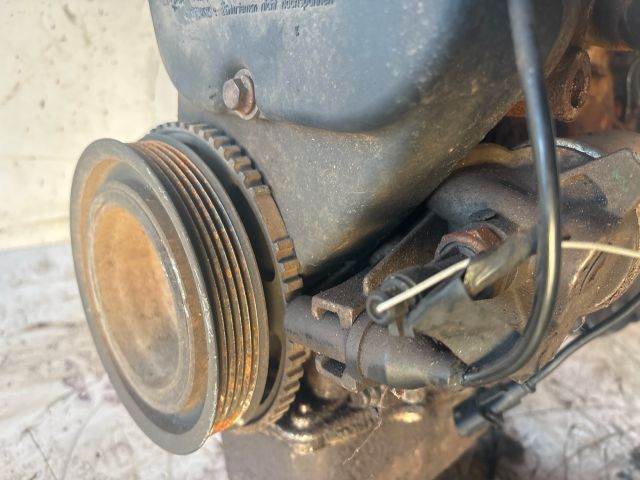 bontott FIAT STILO Motor (Fűzött blokk hengerfejjel)