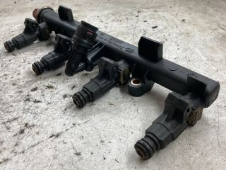 bontott FIAT STILO Porlasztó Sor / Híd