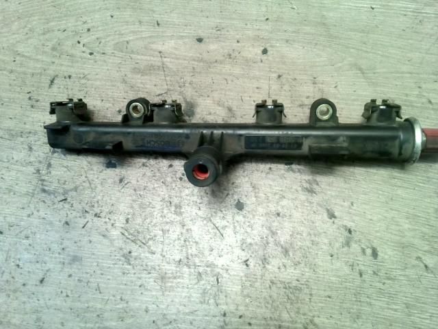 bontott FIAT STILO Porlasztó Sor / Híd