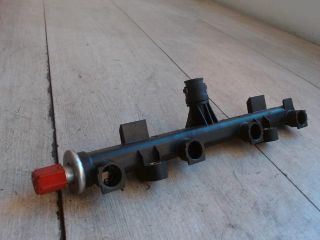 bontott FIAT STILO Porlasztó Sor / Híd