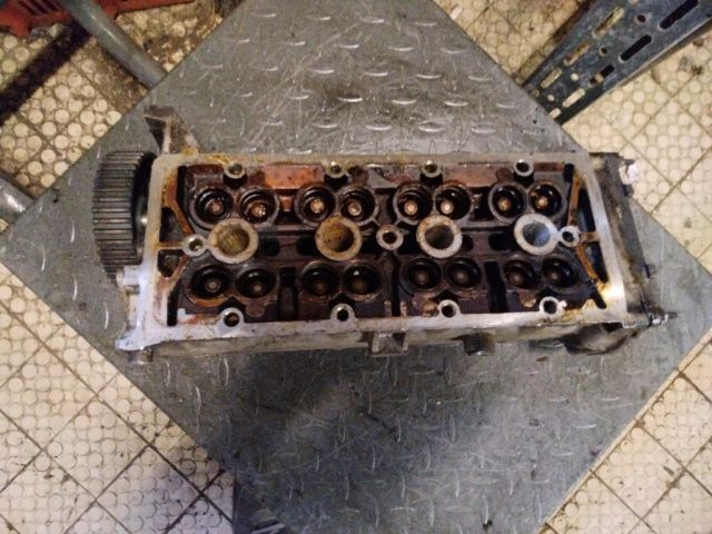 bontott FIAT STILO Vezérműtengely Házzal