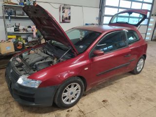 bontott FIAT STILO Biztosítéktábla Motortér