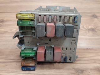 bontott FIAT STILO Biztosítéktábla Motortér