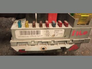 bontott FIAT STILO Biztosítéktábla Motortér