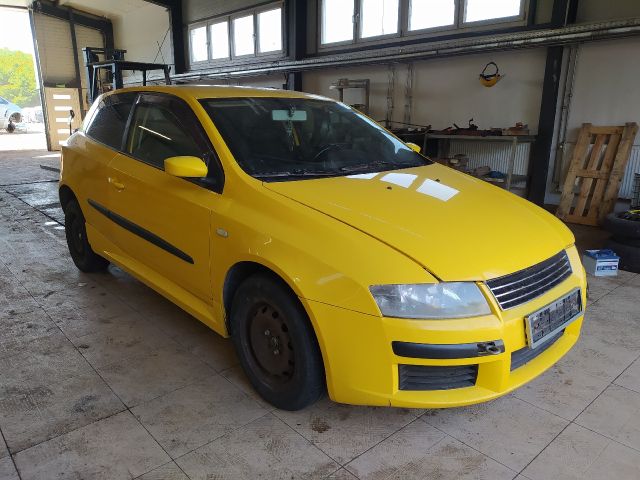 bontott FIAT STILO Generátor