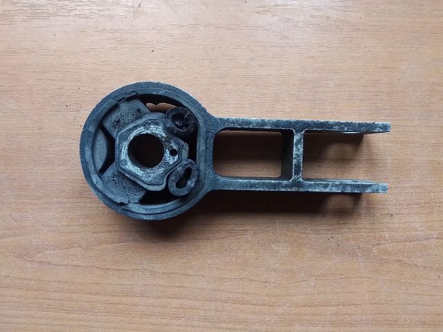 bontott FIAT STILO Motor Tartó Bak (Pozíciófüggetlen)