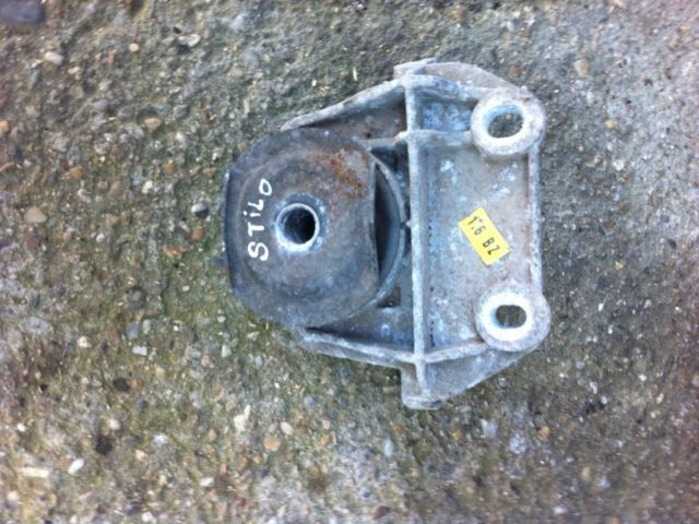 bontott FIAT STILO Motor Tartó Bak (Pozíciófüggetlen)