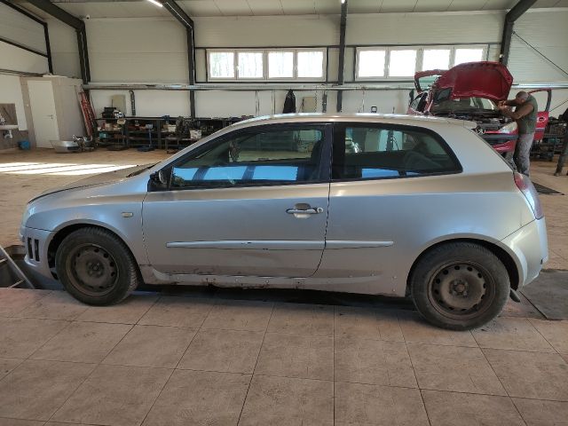 bontott FIAT STILO Nívópálca